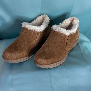 Minnetonka Women’s Eagan Suede Booties sz 6